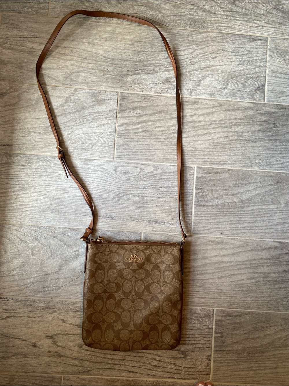 Vintage Coach Brown Signature Crossbody with Gold Hardware